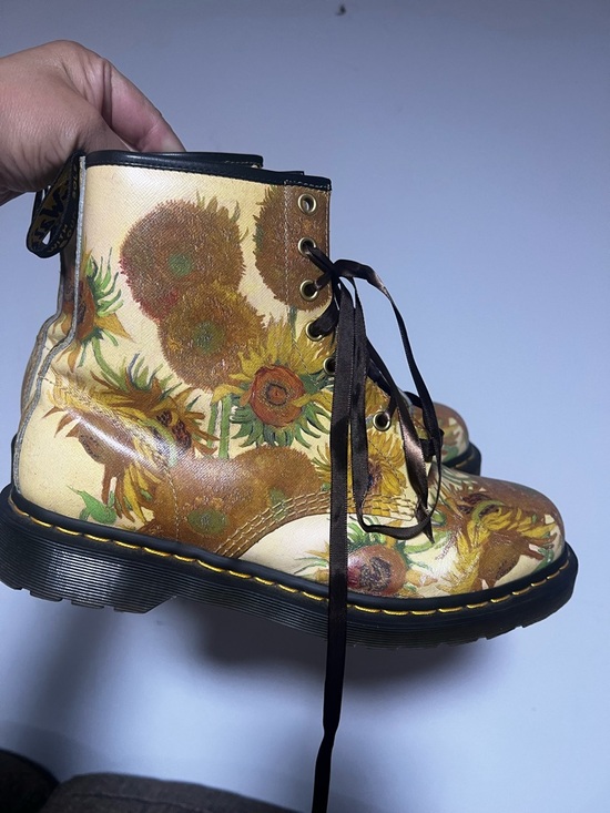 Dr. Martens Tan Leather Lace-Up Boots with Gold Hardware - Picture 8 of 10
